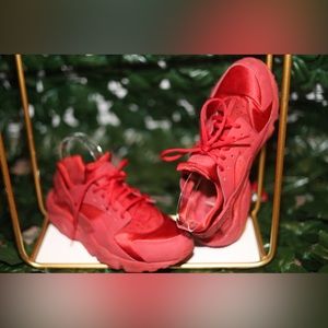 Red Nike Huaraches